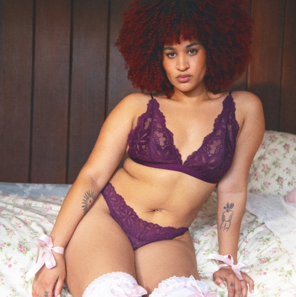 Sale!! Parade Perfect Lace Purple Plunge Bralette - Picture 3 of 8